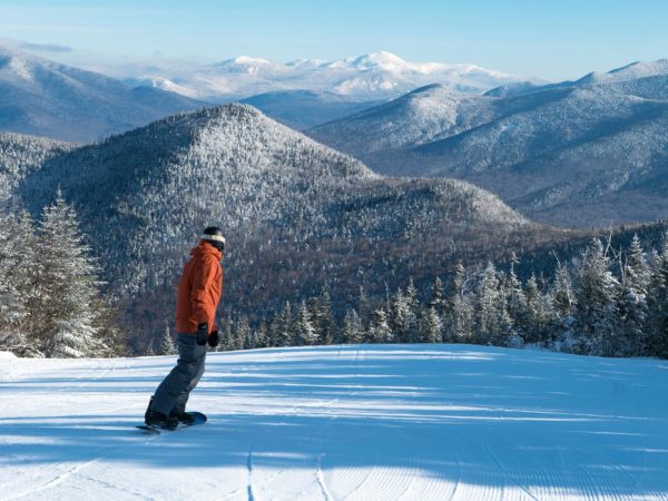 skiiers, skiing, black diamond pub, mountain club on loon, loon mountain, family fun, white mountains