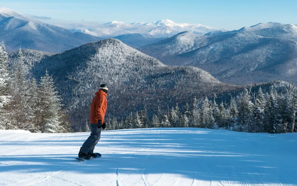 skiiers, skiing, black diamond pub, mountain club on loon, loon mountain, family fun, white mountains