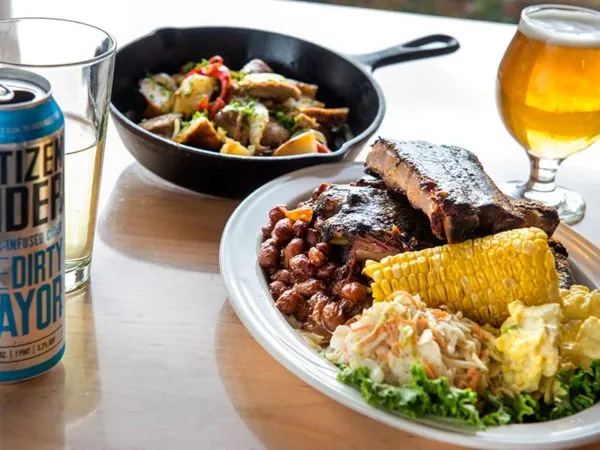 food, black diamond pub at loon mountain, mountain club on loon food, citizen cider, steak and ribs