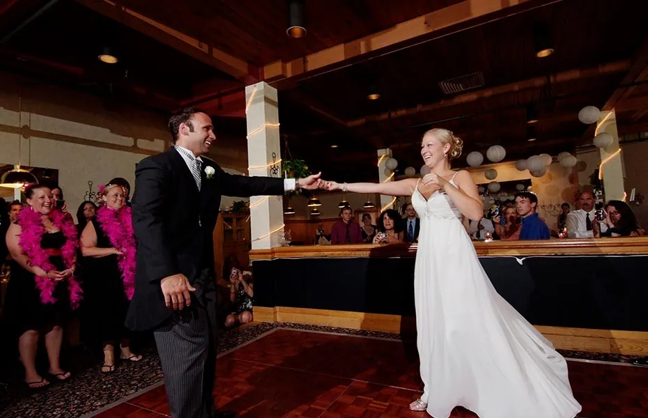 wedding pictures, mountain club on loon weddings, wedding venue in white mountains, wedding pictures, dinner and dessert, loon mountain, dancing couple, happy couple loon mountain reception